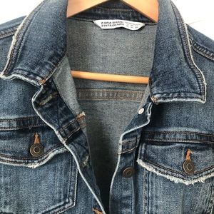 Zara women/men Denim Jacket with left and right inside pockets. Barely used.